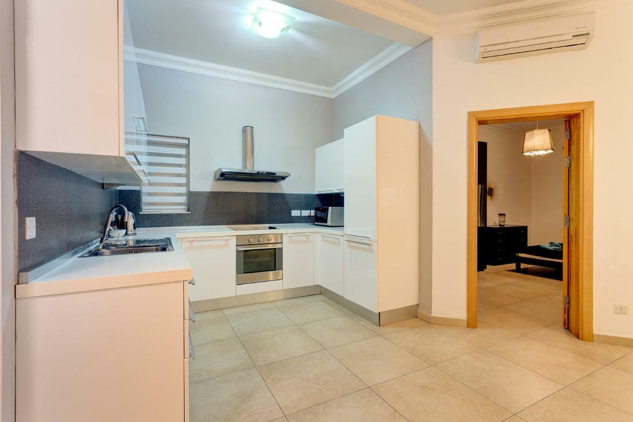 Gorgeous Apartment With Terrace In Fort Cambridge, Pool Sliema Exteriör bild