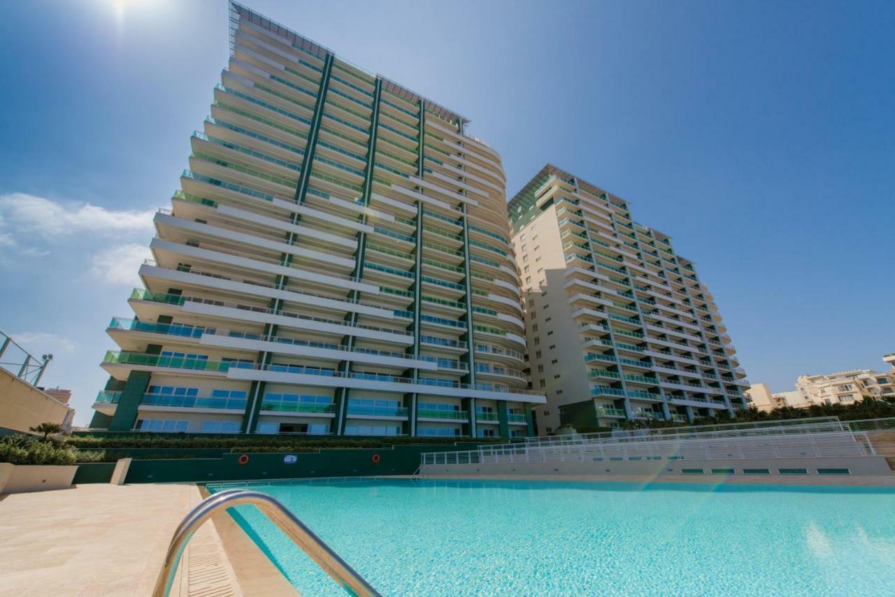 Gorgeous Apartment With Terrace In Fort Cambridge, Pool Sliema Exteriör bild