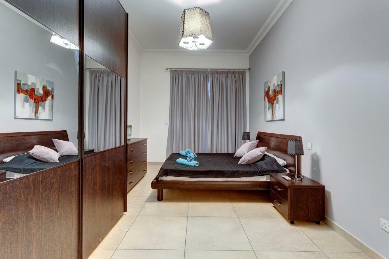 Gorgeous Apartment With Terrace In Fort Cambridge, Pool Sliema Exteriör bild