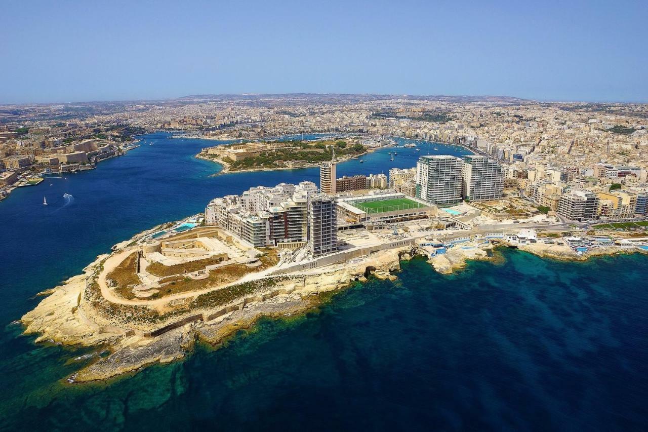 Gorgeous Apartment With Terrace In Fort Cambridge, Pool Sliema Exteriör bild