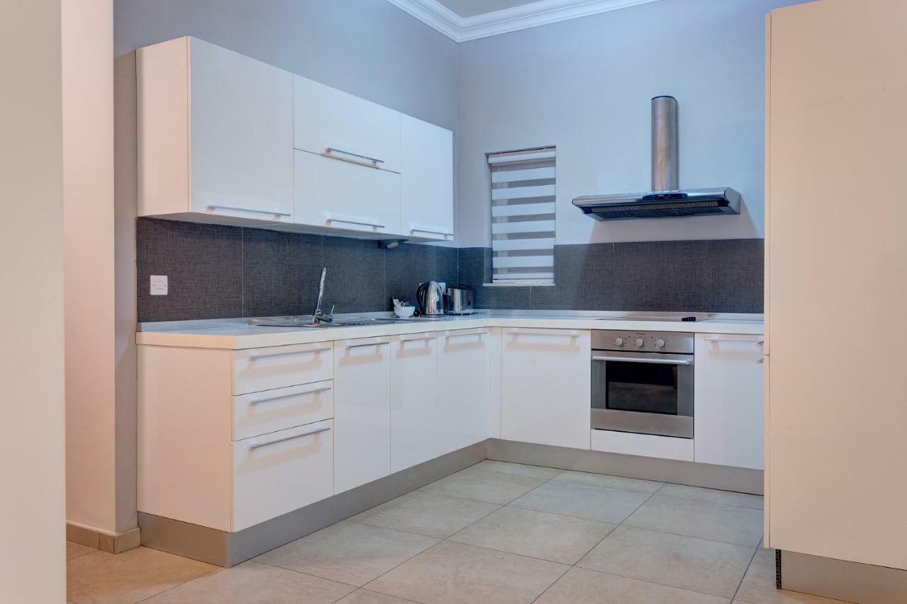 Gorgeous Apartment With Terrace In Fort Cambridge, Pool Sliema Exteriör bild