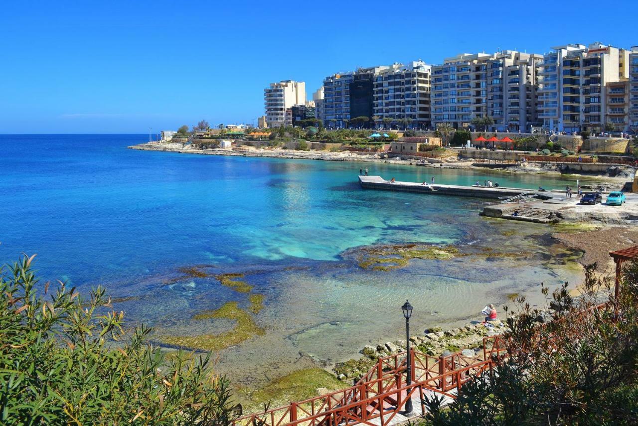 Gorgeous Apartment With Terrace In Fort Cambridge, Pool Sliema Exteriör bild